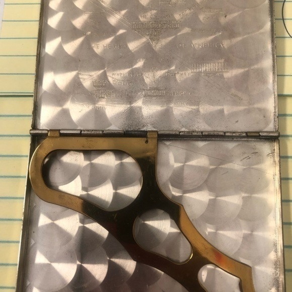 Vintage cigarette case the front is the‎ Washington DC mall the back is plain - Picture 2 of 5